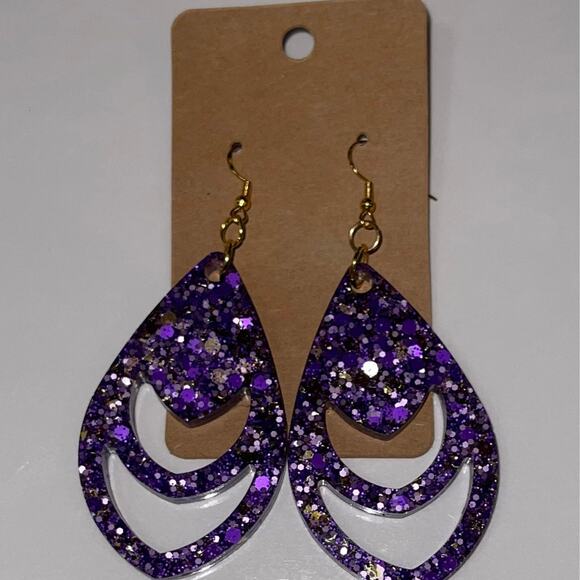 Handmade epoxy resin dangle earrings - purple and gold glitter - Picture 2 of 6